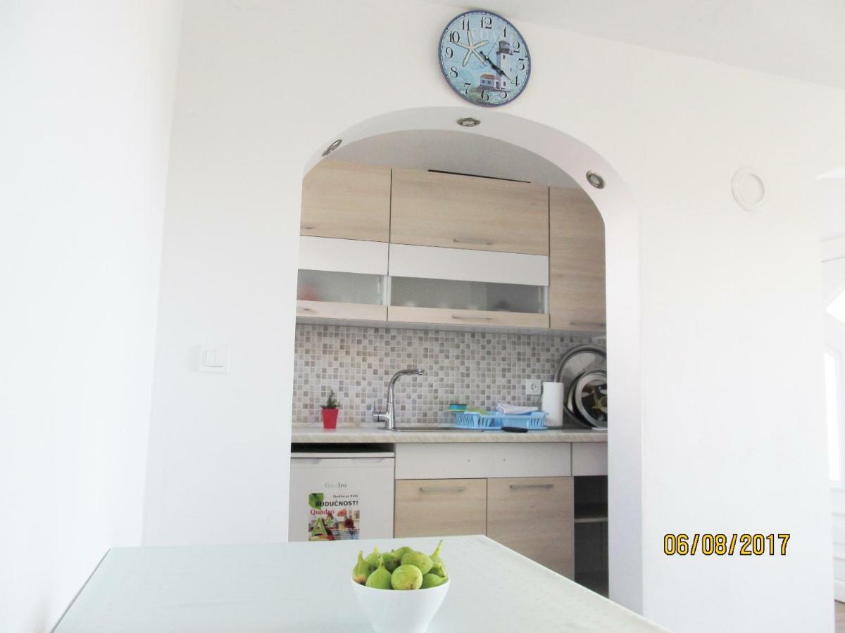 Apartmani Mala Sirena 마슬레니차 외부 사진