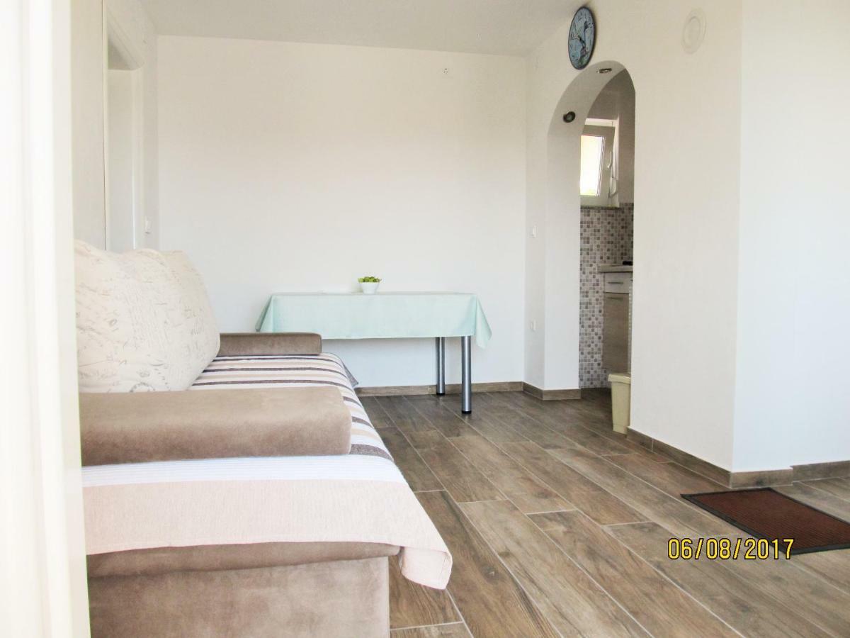 Apartmani Mala Sirena 마슬레니차 외부 사진