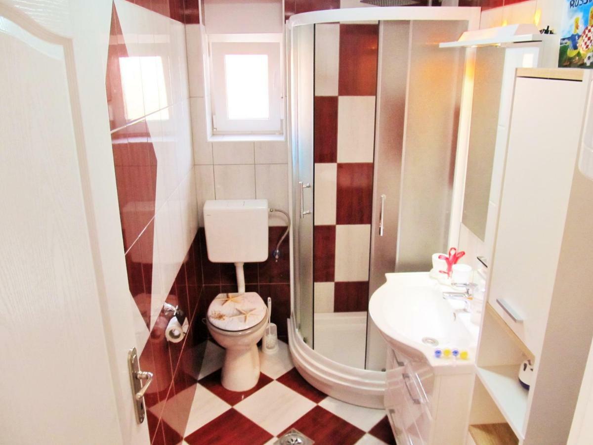 Apartmani Mala Sirena 마슬레니차 외부 사진
